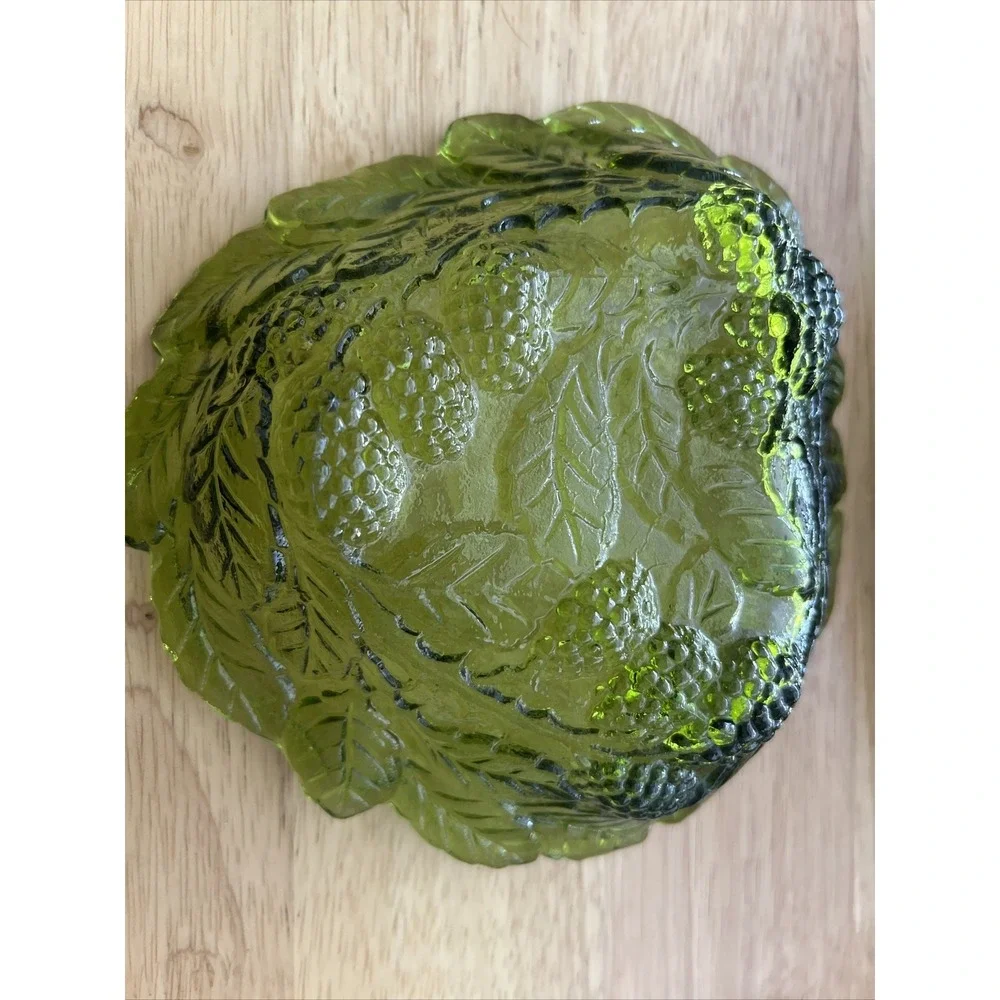 Vintage Indiana Green Glass Loganberry &‎ Leaf Bowl 7